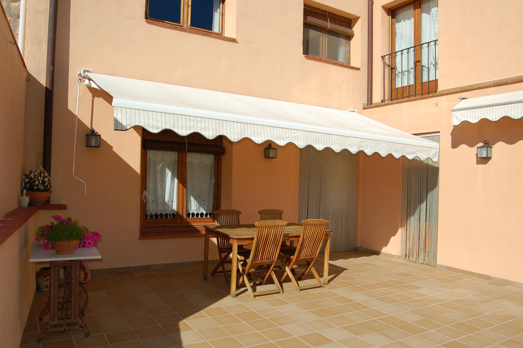 Cal Pastor Hostal La Pobla de Cervoles Exterior foto